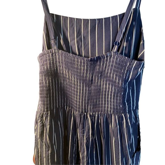 old navy NWT women’s blue and white striped wide leg, Capri length  jumpsuit s/s - Picture 5 of 6